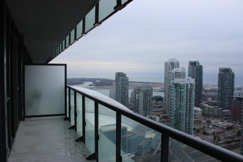 Atlas Suites - Cn Tower & Convention Centre Toronto Exterior photo